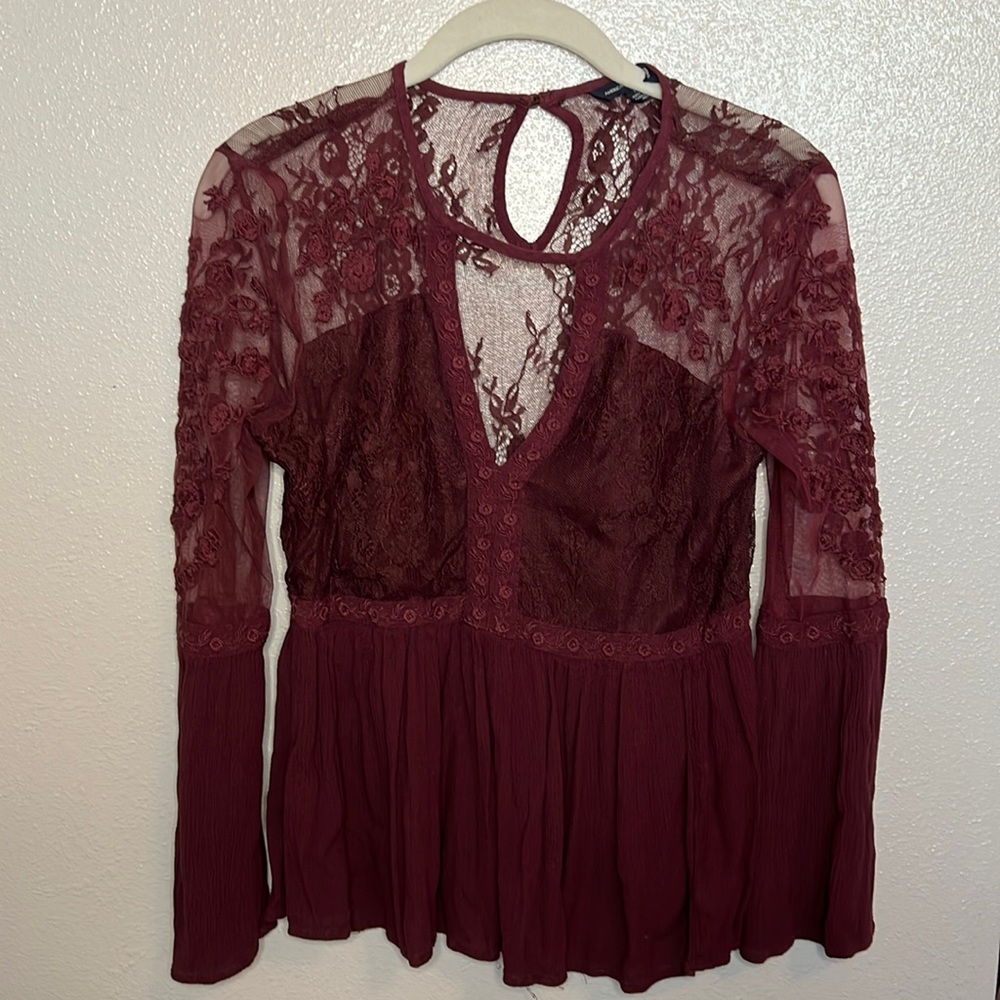 American Eagle boho long sleeve top. Lace detail. Bell sleeve. Size Small.